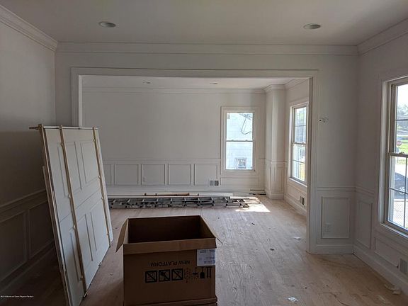 3rd image of 5 Buttell Ave