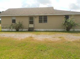 818 8th St, Winnie, TX 77665