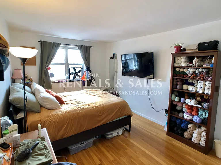 594 Centre St #5 — Photo 8