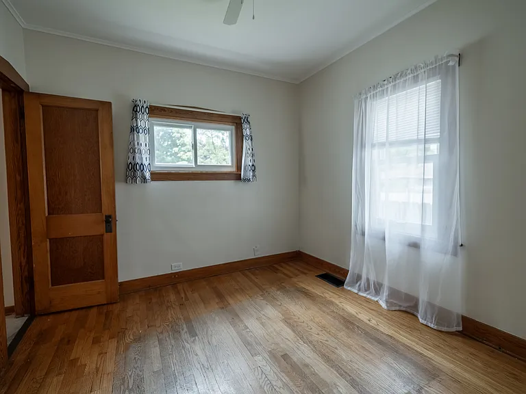 1040 Lake Michigan Dr NW — Photo 14