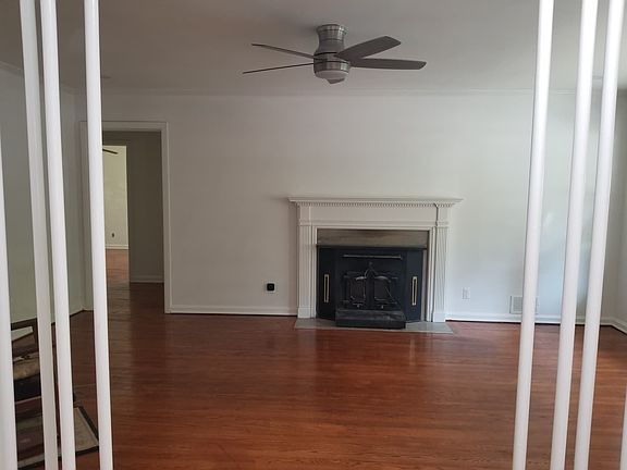 2nd image of 2079 Honeysuckle Ln SW