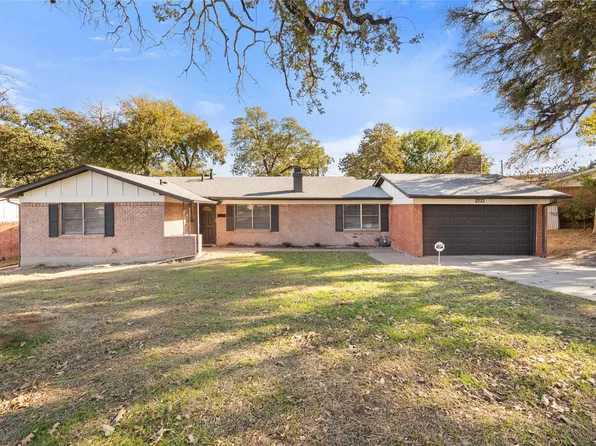 2233 Lucas Dr, Fort Worth, TX 76112