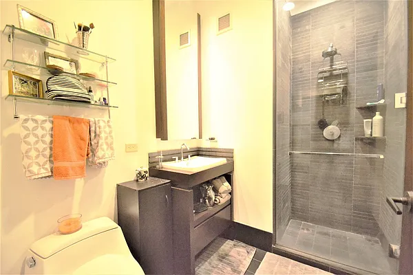 Rented by Lasri Group Inc | media 32