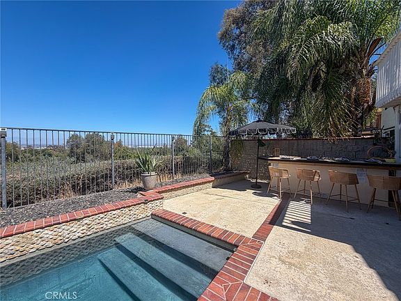 5th image of 15657 Ladera Vista Dr