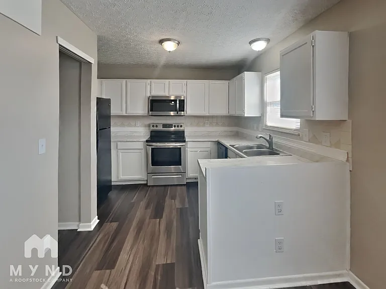 3108 Olympic Club Dr — Photo 2