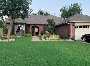 300 Whitman Ct, Edmond, OK 73003