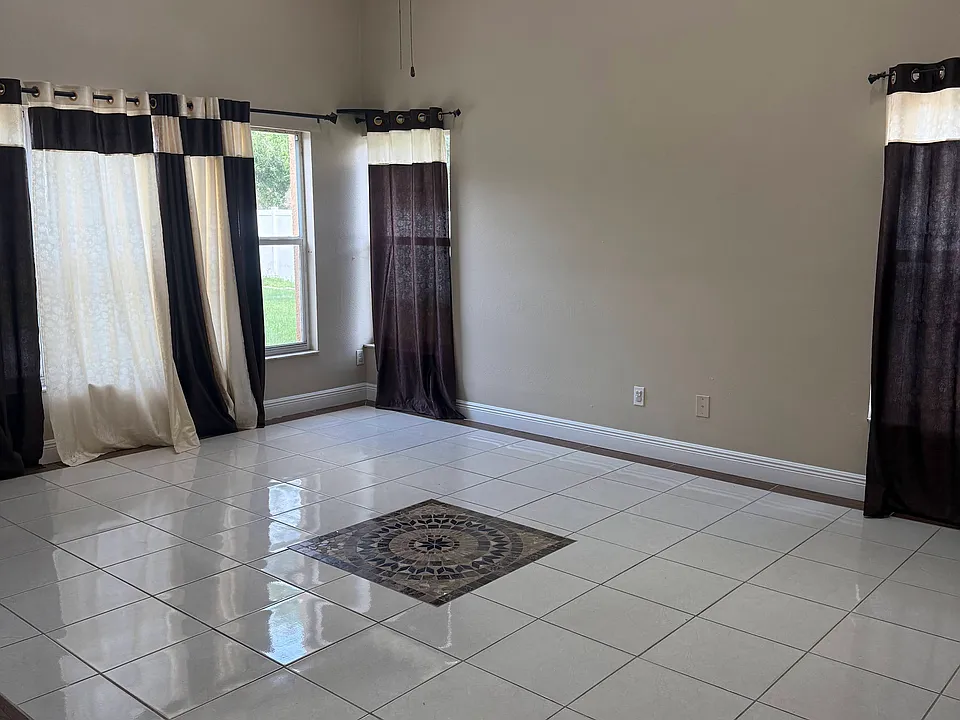 8835 Key West Cir