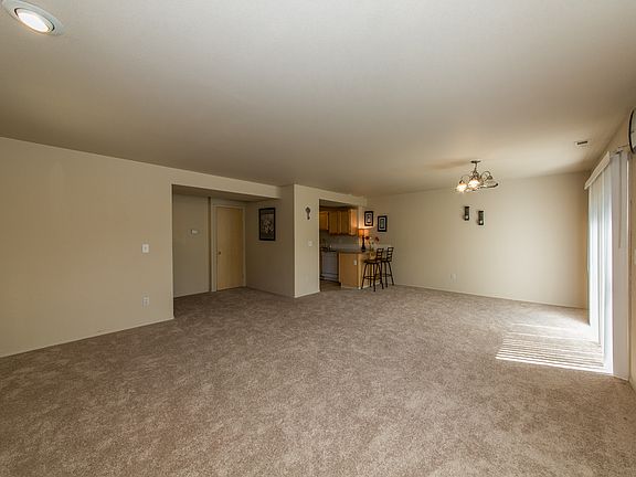 5th image of 3323 S 301st Pl