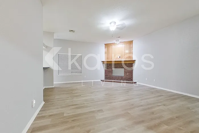 408 Coalbrook Dr — Photo 2