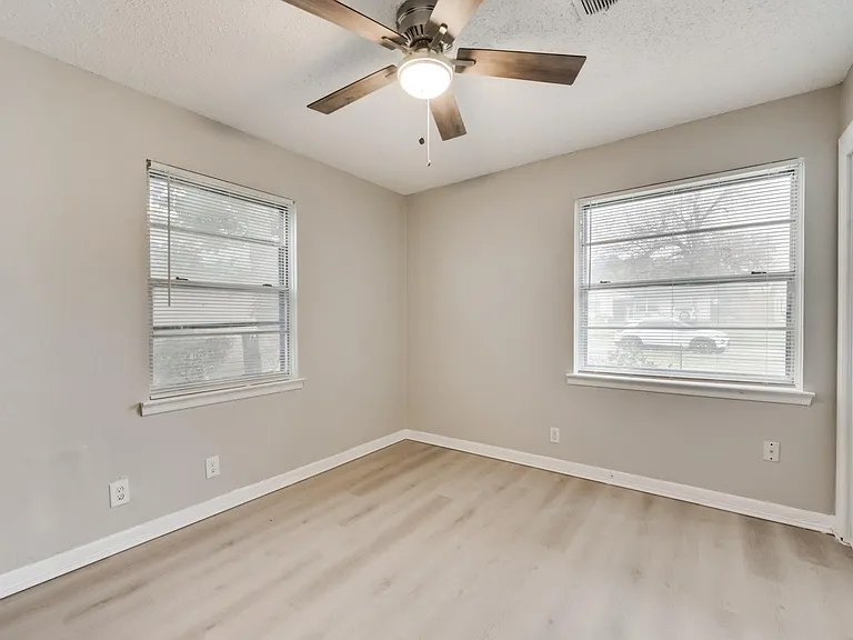 12118 Oberlin Dr — Photo 14