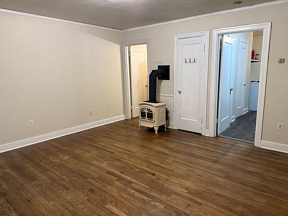 3rd image of 300-304 8th Ave SE