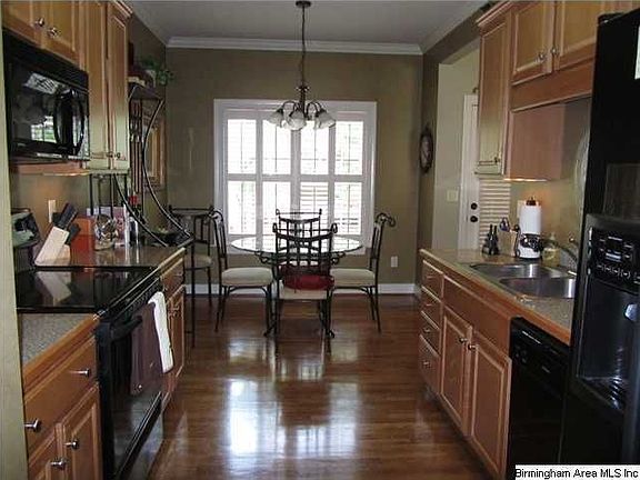 4th image of 64 Woodbury Dr