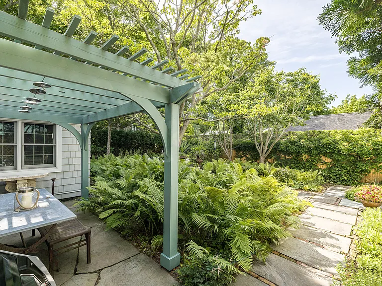 39 Garden St — Photo 5