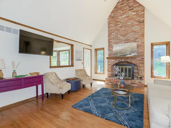 8604 N Troost Ave, Kansas City, MO 64155