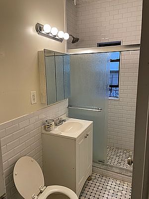 3rd image of 213 E 89th St APT 2C