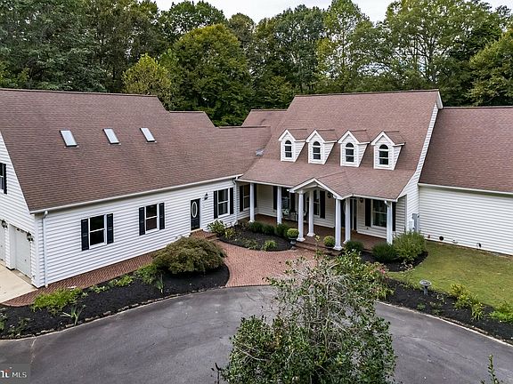 4th image of 24305 Barnsby Ln