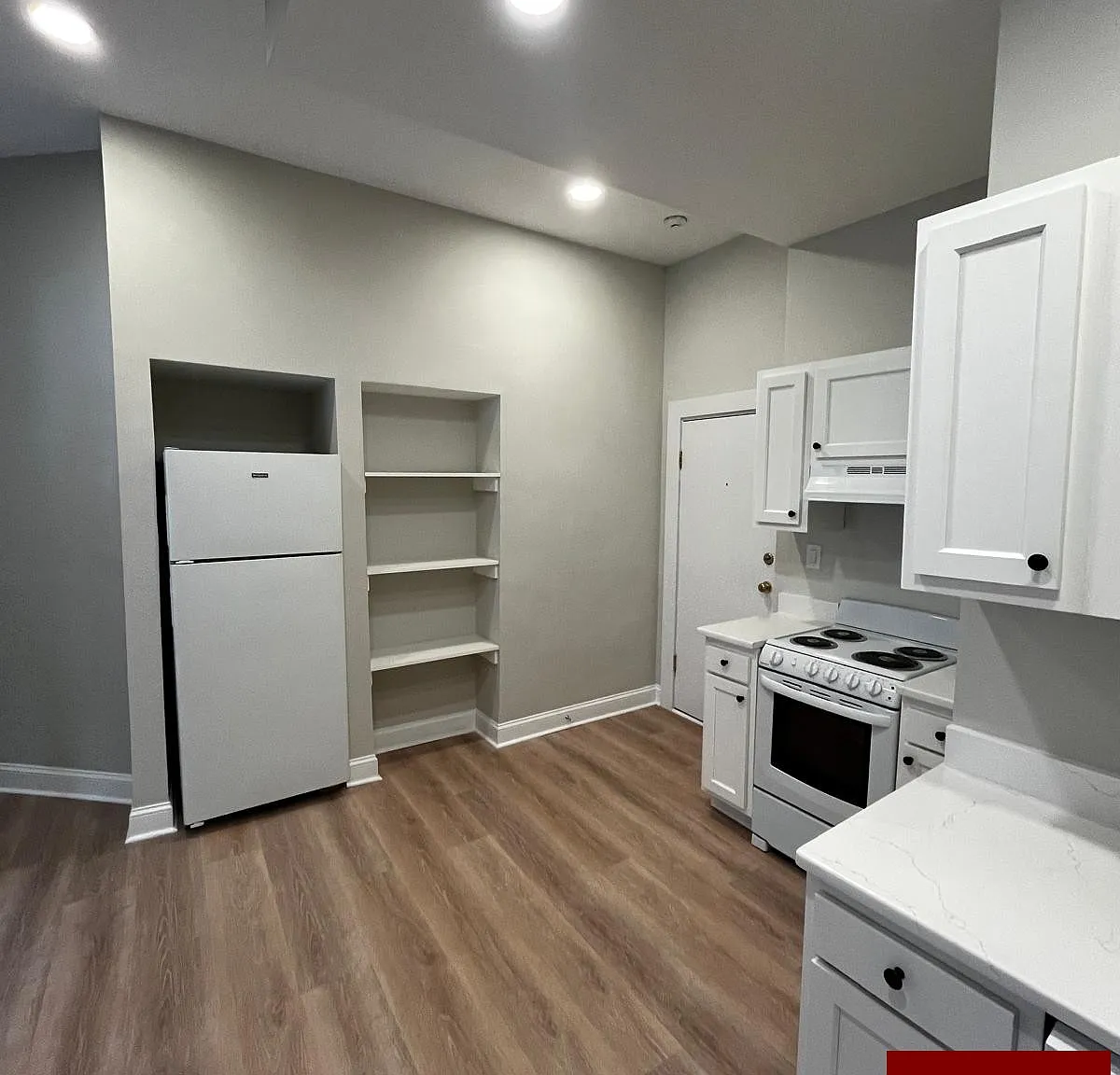 3 bed, 1.5 bath, $5,445 — Photo 2