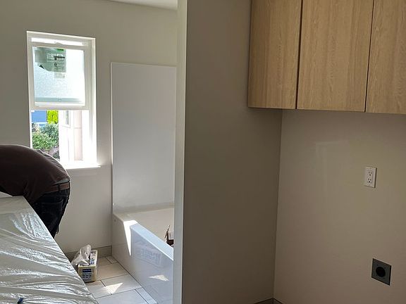 3rd image of 3200 Meridian St #1