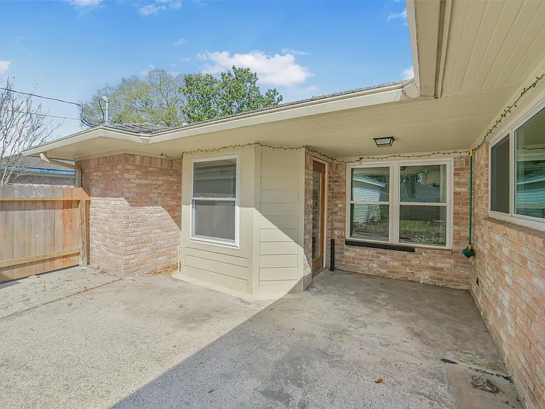 8415 Braesdale Ln — Photo 30