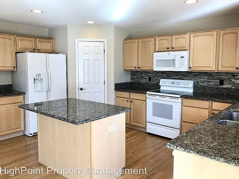 13630 Parkview Pl — Photo 7
