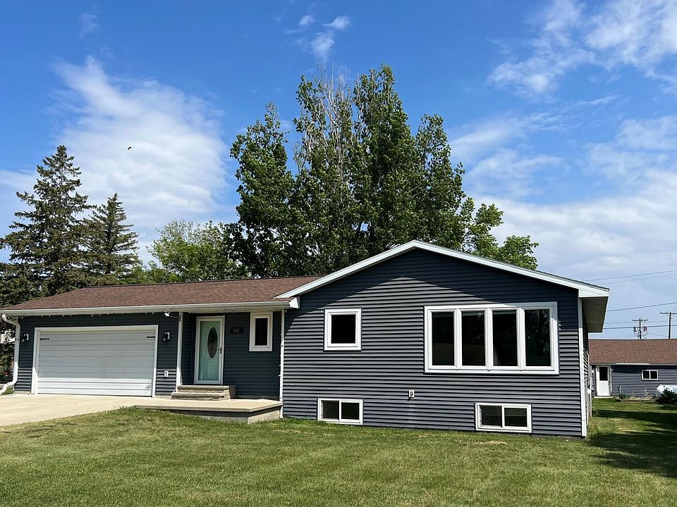 818 Bluff St, Graceville, MN 56240 Zillow