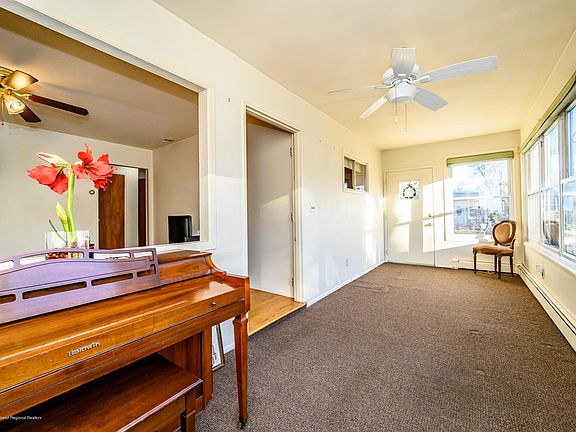 5th image of 10 Hemlock St #A