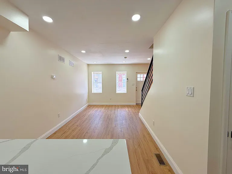 2762 Martha St — Photo 24