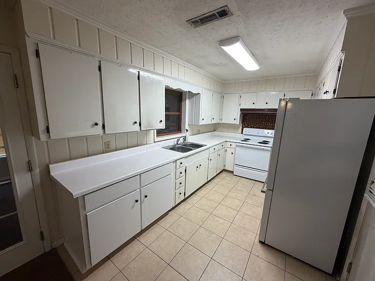 603 Peachtree St — Photo 4
