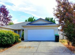 417 Crystal Dr, Eagle Pt, OR 97524