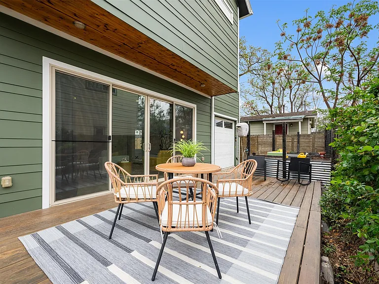1310 Cedar Ave — Photo 29