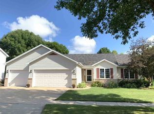 1300 Wyndmere Dr, Appleton, WI 54913