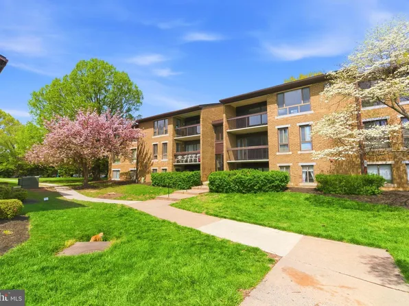 561 Florida Ave APT 204, Herndon, VA 20170