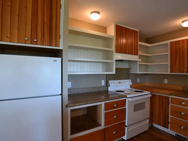 8412 Yvonne Way — Photo 10