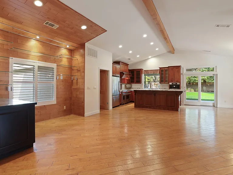 11006 Wild Oak Dr — Photo 9