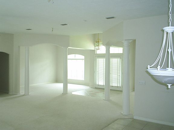 4th image of 307 NW Auburn Pl
