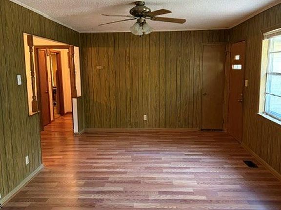 2nd image of 104 Sapphire Ln