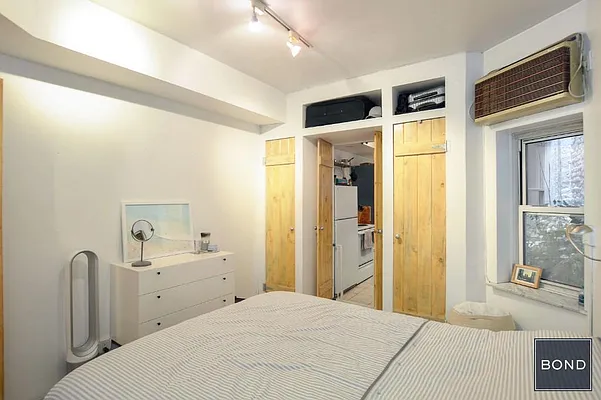 Rented by Bond New York | media 17