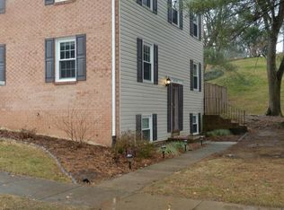 8319 Uxbridge Ct, Springfield, VA 22151