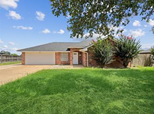 513 Apple St, Joshua, TX 76058