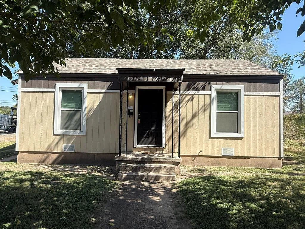 2 bed, 1.0 bath, 764 sqft, $1,600 — Photo 1