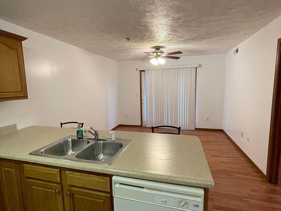 View from kitchen into livingroom