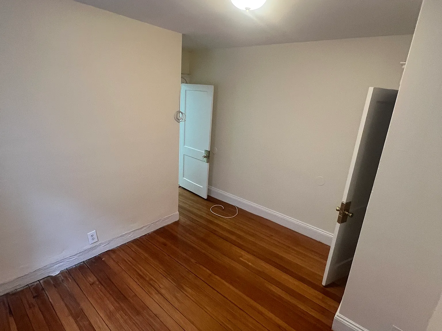 2 bed, 1.0 bath, $2,500 — Photo 3