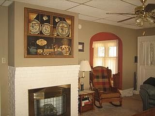 5th image of 16 Carey Pl