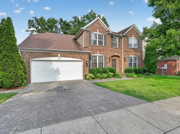 714 Crestmark Dr, Mount Juliet, TN 37122