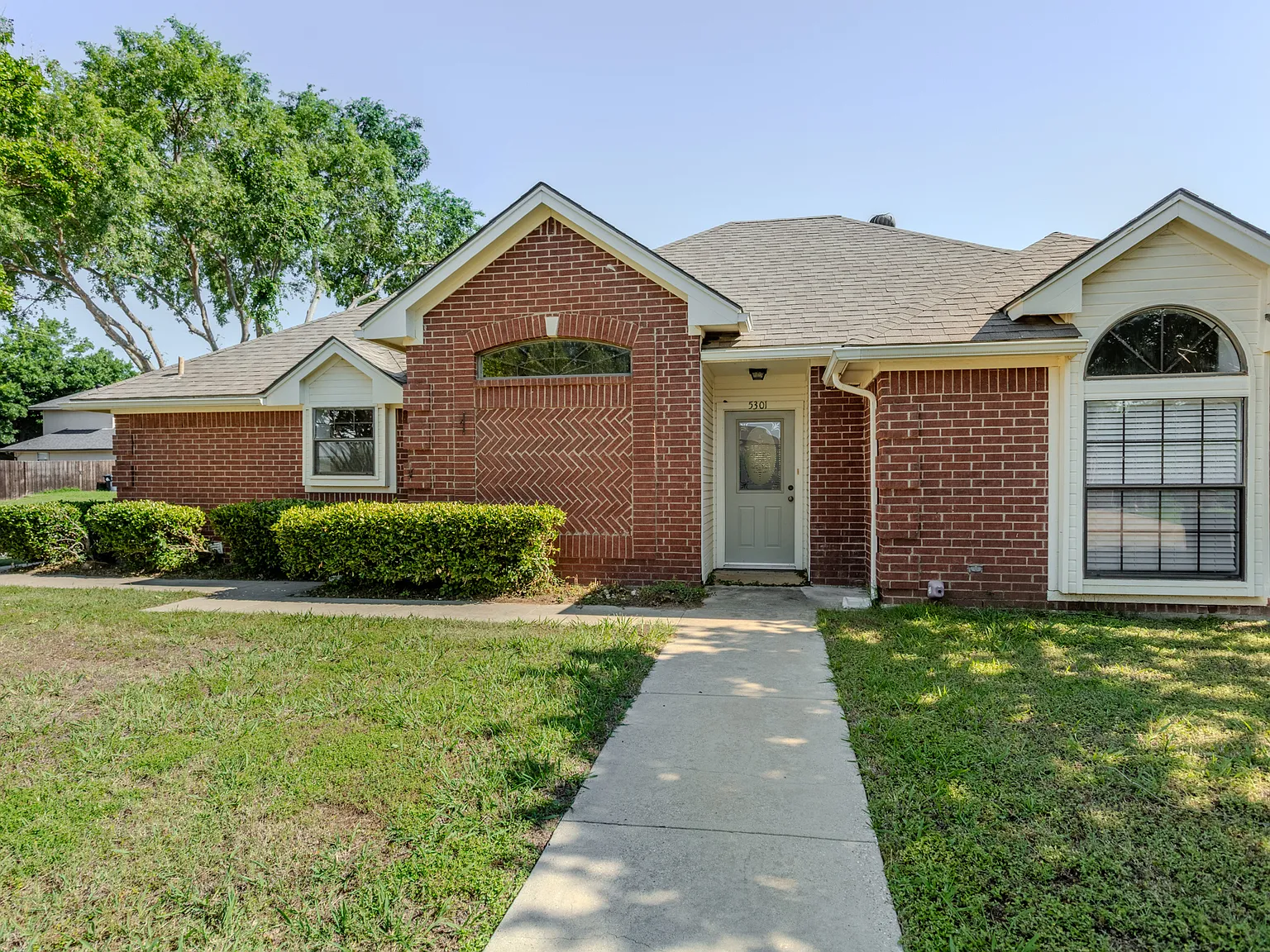 3 bed, 1568 sqft, $2,150 — Photo 2