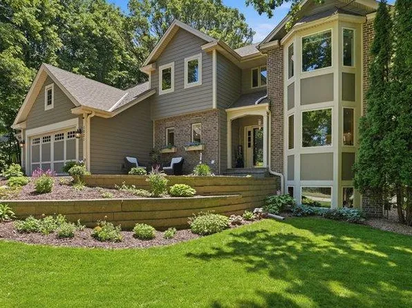 1021 Wildwood Way, Chaska, MN 55318