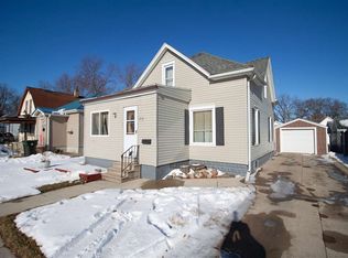 819 Bertch Ave, Waterloo, IA 50702