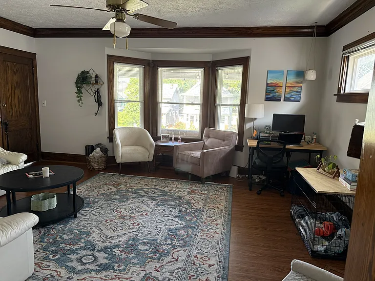 1638 Victoria Ave #1 — Photo 4