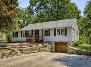 5345 Flint St, Shawnee, KS 66203