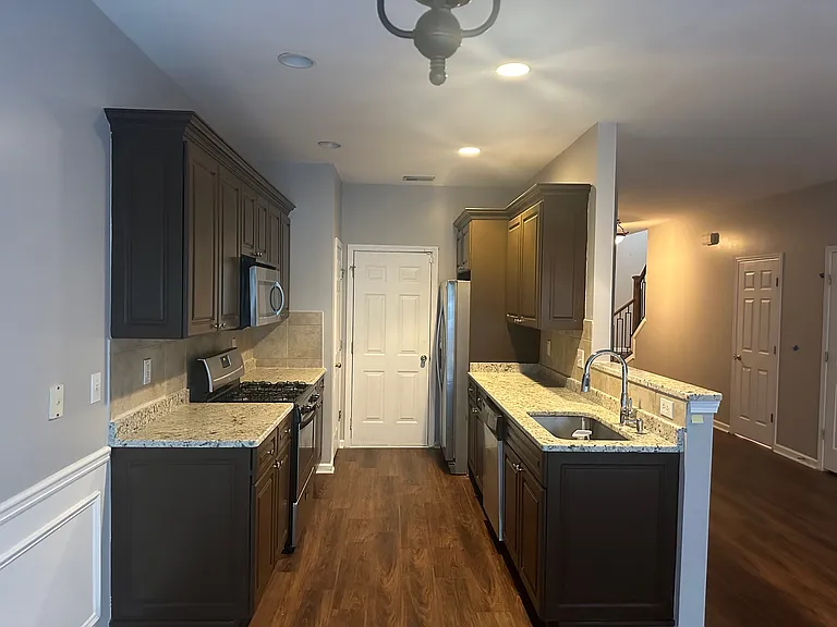 743 Celeste Ln SW — Photo 8